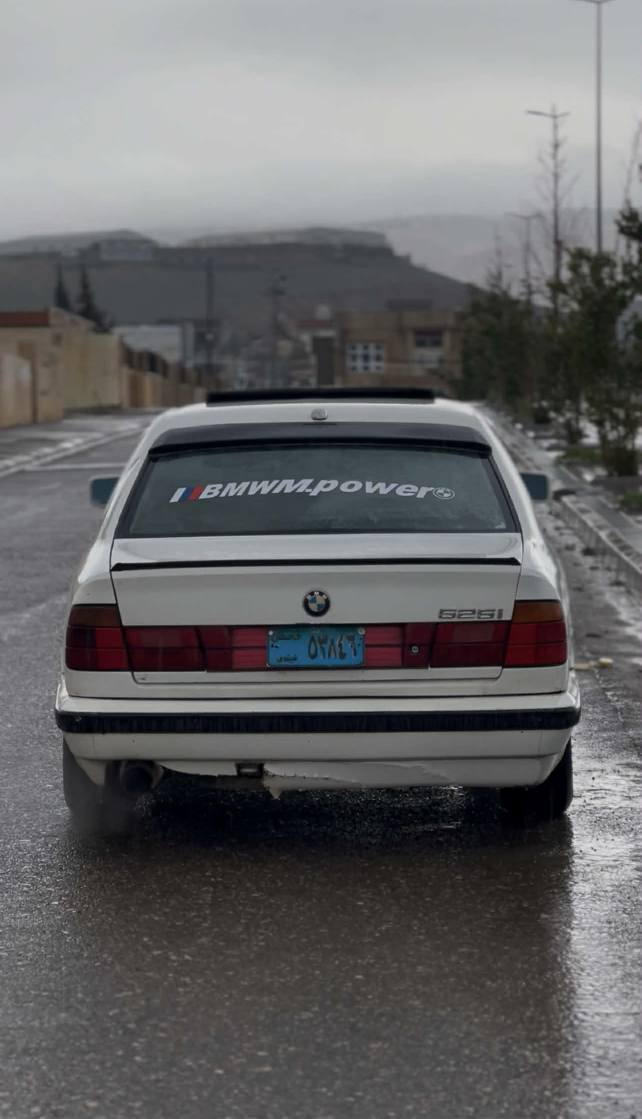 BMW  مۆدێل ١٩٩١ ٥٢٠ گێر عادی سلاید دوو جام کارەبا ئارم پلاستیک دهۆک گێرو مەکینەو ئەکسلی بەشەرت مەکینەی تازەی ئەوروپیم بۆم بەستاوە دوکەڵو بوخاری نیە بەشەرت
0751 218 4465 أربيل, العراق
