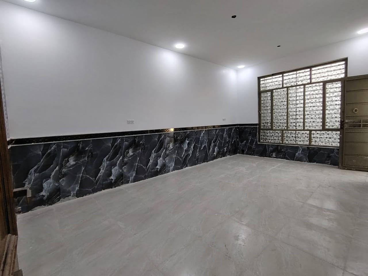 #يالله 
بيت للبيع 
مساحته 200 متر بناء حديث

البيت جاهز للسكن 

#العنوان" الماجديه سيد عاشور قرب ثانوية  للبنات ومقابيل باب المرقد سيد عاشور  

السعر 180 وبيه مجال للشراي 

الاتصال ع الارقام التاليه أو مراسلتنا عبره الواتساب 
***********
***********

#ملاحظه" لدينا جميع البيوت والقطع الأراضي بأسعار مناسبه 

#وجاهزين لعرض عقاركم عندنا
