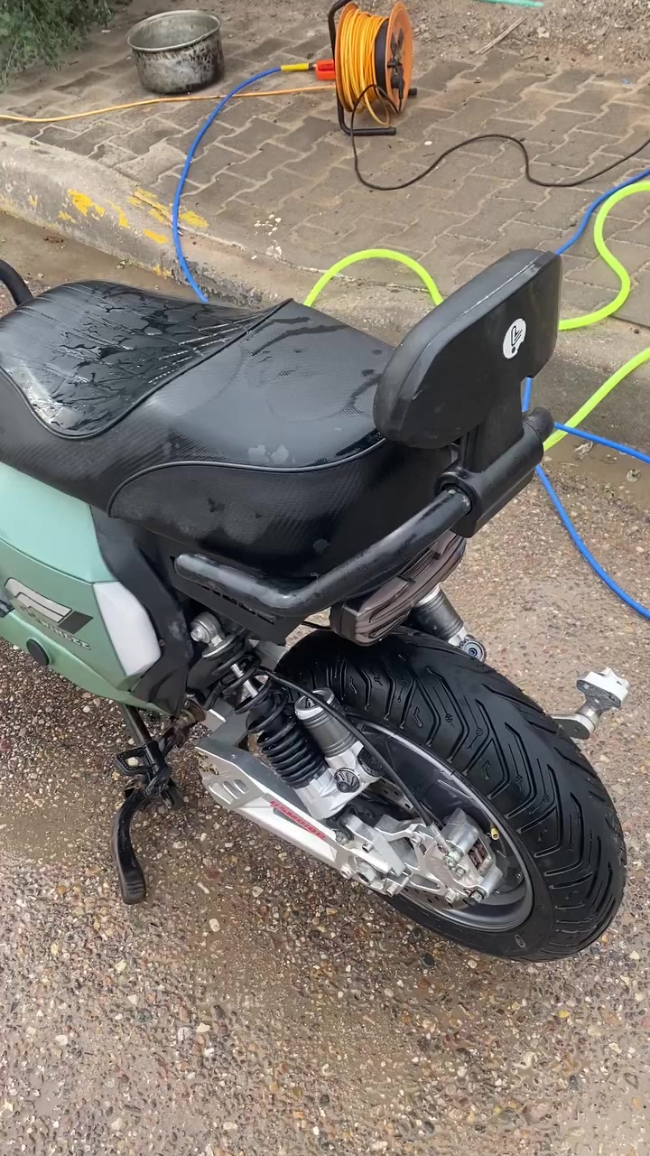 سلام عليكم
للبيع دراجة شحن Winlee 🚲
الدراجة نظيفة وحالتها ممتازة، استخدام خفيف وما تشتكي من شي.
بطاريات تخم أصلي وجديد وتعطي شغل طيب 🔋
ومثل ما مبين بالصور تمام.
⚠️ الملاحظة: بيها نقص بسيط، المدكّر الخلفي ضايع.
السعر 850مناسب وبيه مجال للجادين 👍
للاستفسار أو الشراء تواصل خاص


**إذا كنت صاحب هذا الإعلان وتريد حذفه لأي سبب، رجاءا أرسل رسالة إلى الدعم الفني**