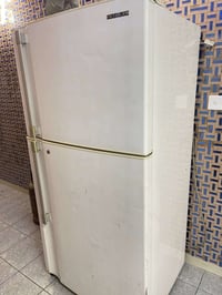 ثلاجة نضيفه • فريزر يجمد • منقص غاز