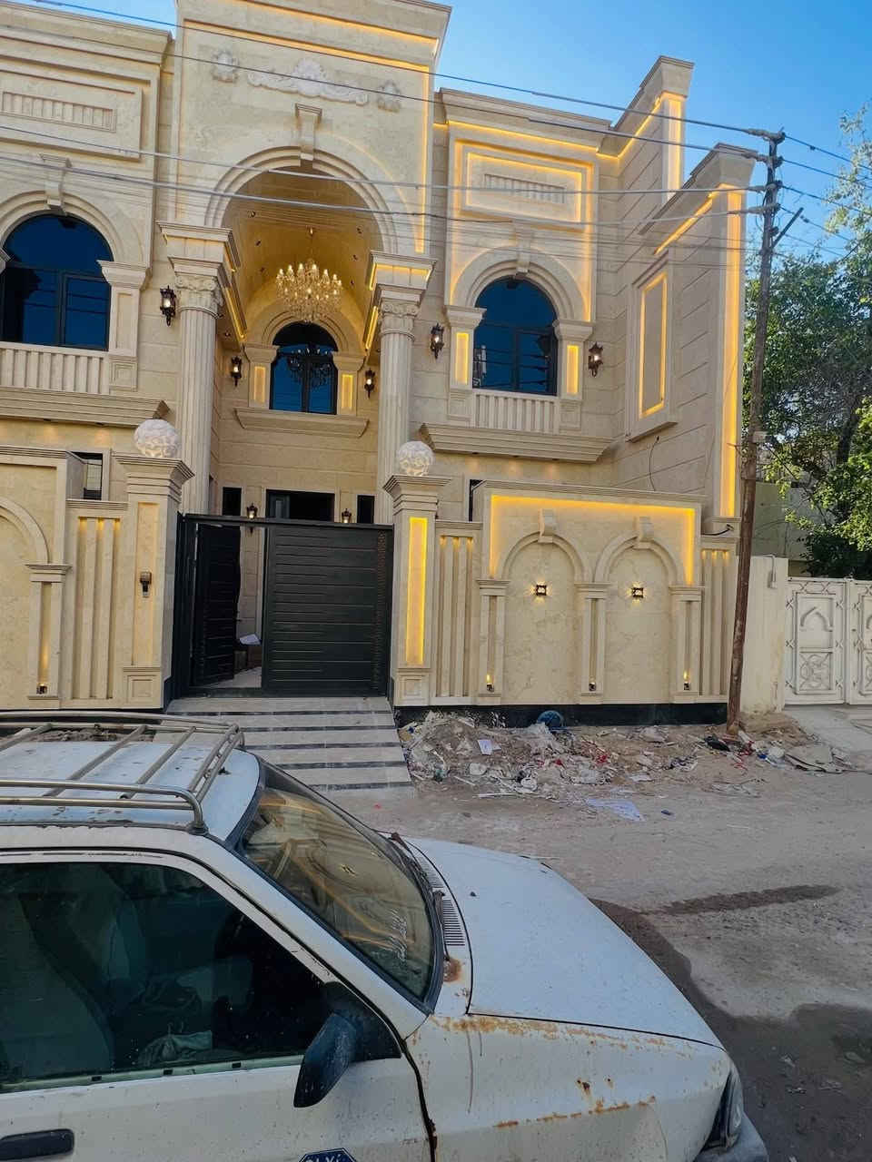 كادر لتغليف كافه انواع الواجهيات بلمرمر وحجر طريقه العمل لحيم ميكانيكي وانواع  الديكورات ونقشات وبسعار مناسبة الاتصال او الاستفسار ***********
