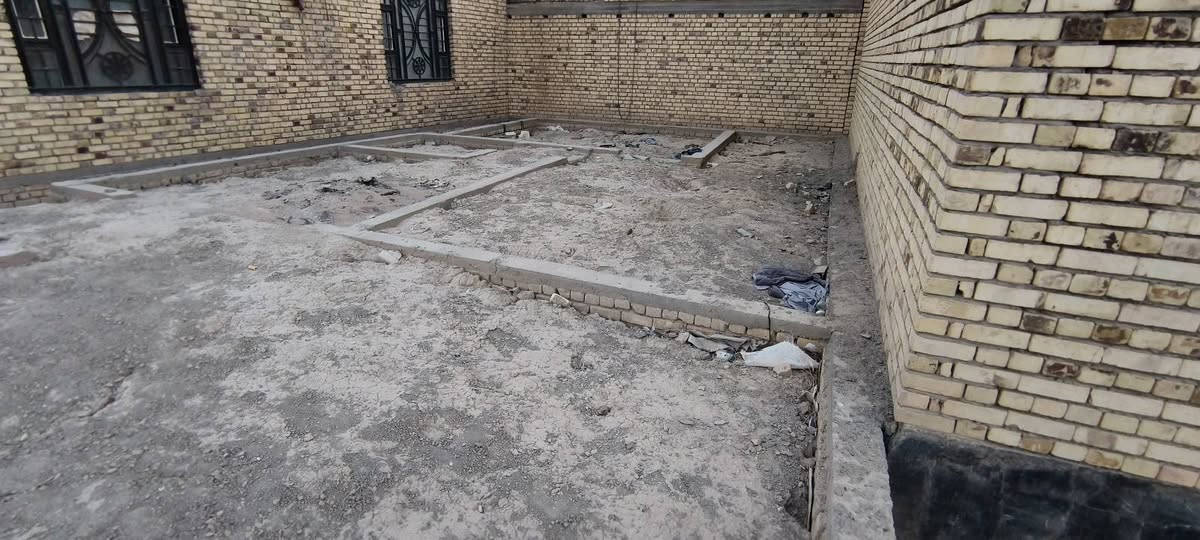 السلام عليكم بتلو زراعي مساحة 140 علئ شارع الشط على طريق ام عواد طبعاً كامل جاهز للبناء خريطه كلش حلو قريب جداً الشارع خاص بس اله يحتوي غرفه1+ صاله+مطبخ+استقبال+مناور2 وصحيات خارجية وداخليه كلشي متوفر ماء وكهرباء سعر40 واتساب اتصال *********** هاني الخيكاني
