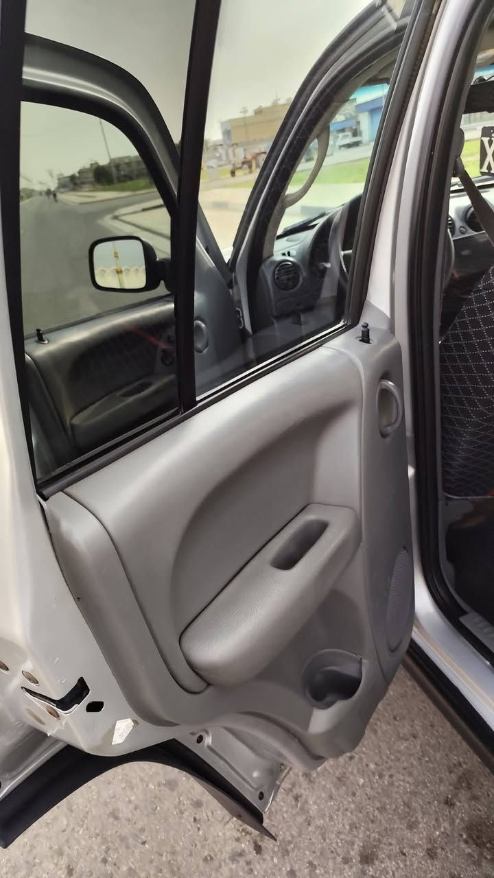 سلام عليكم للبيع لبرتي ٢٠٠٧ مابيه صبغ رقم اربيل تخم تاير جديد حداديه تبريد للاستفسار *********** عنوان كربلاء
سعره ٩٠$
