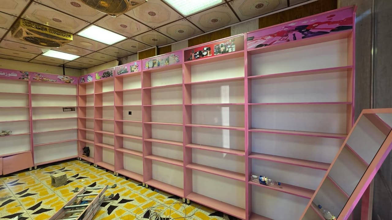 رفوف كوزمتك
للبيع رفوف مدة الصنع 15 يوم 
قطع 14
كل قطعه .العرض 1 متر .الارتفاع3 متر 

للاستفسار ***********
