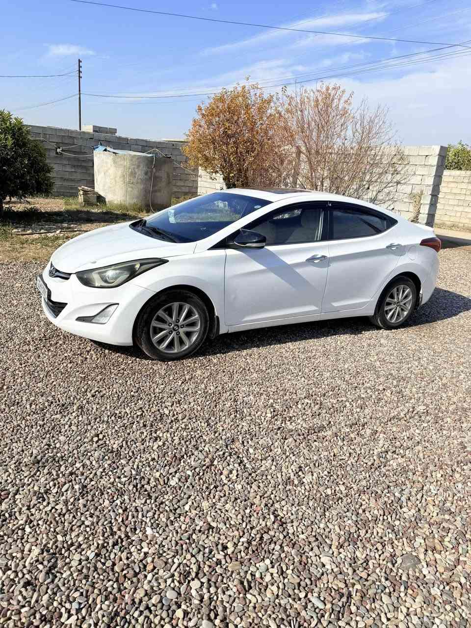 السلام عليكم..
النترا موديل 2014 خليجي 
فول مواصفات فتحة وبدون بصمة 
تبريد قطعتين 
محرك 1800
بيها جاملغ امامي جهة السايق مبدل بلادي شركة 
محرك مفتوح ومعمر جديد 
رقم اربيل سنوية وهزة جديدة 
تحويل او وكالة 

السعر 123 وبيها مجال 
للاستفسار 
***********
