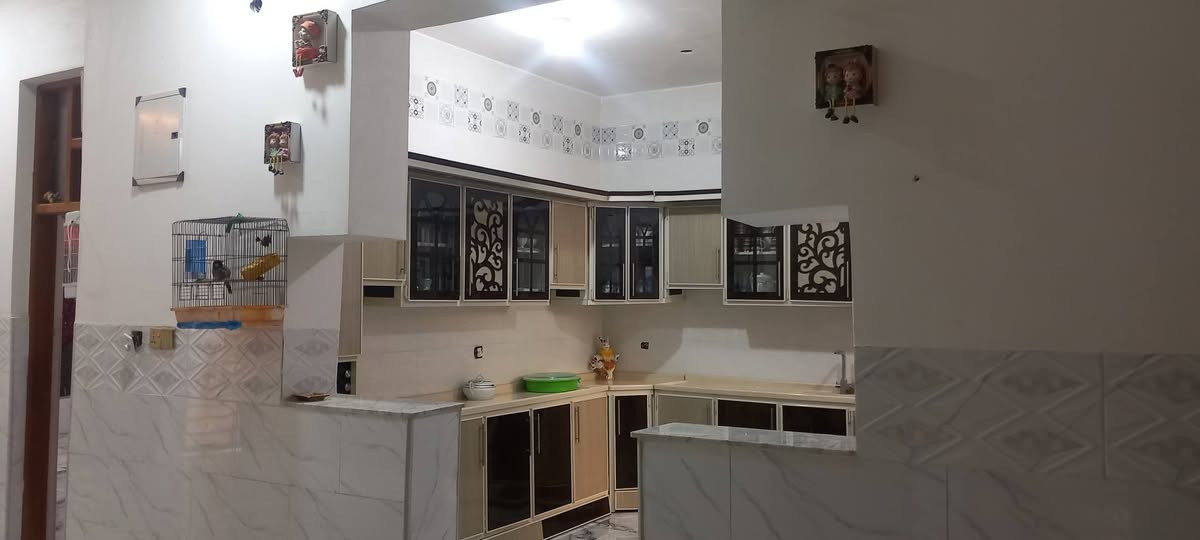 السلام عليكم 
للبيع زين القوس شارع الكفاح
200ع ساحه مطلوب اسكان 
***********
***********
