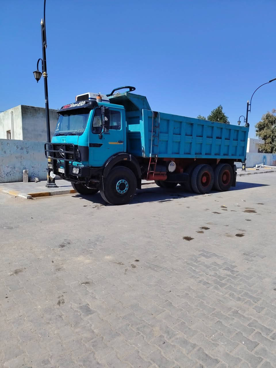 للبيع موديل 75 مجموعة جيف رباط عدل 24مكينه 130گير 130شاصي مكفول بدي جديد گاعيه مايلر تخم تاير قماره جديده مكان السياره نجف السعر 290وبيه مجال استفسار أكثر يرجى الاتصال برقم ***********.  المو شراي لايتصل والمايعجبه المنشور خل يعبره
