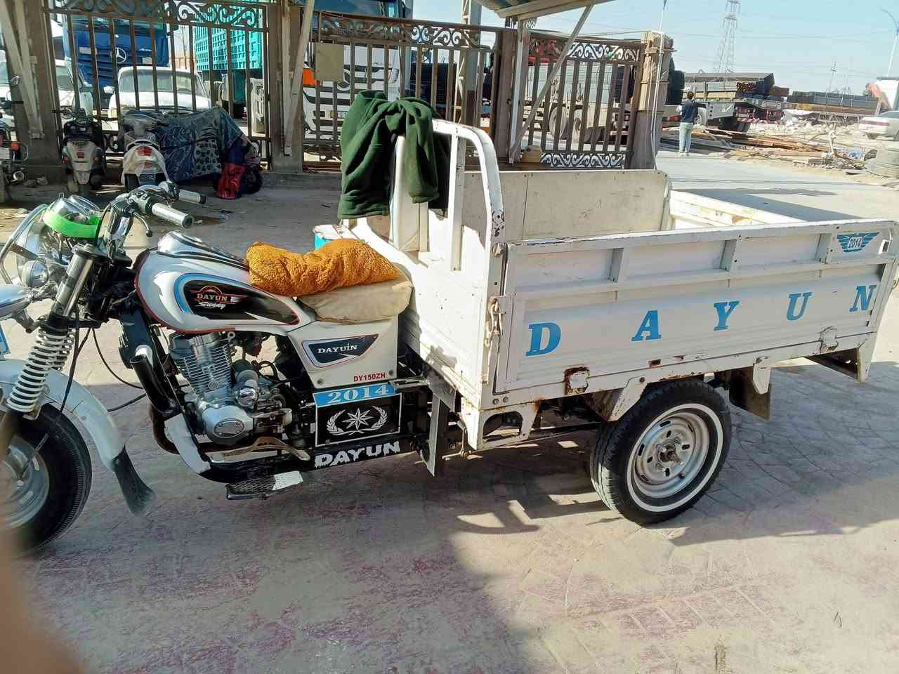 سلام عليكم شباب ستوته مديل 14 للبيع محرك ما مفتوح ستوته خير من الله س 1900 وبيه مجال رقمي ***********
