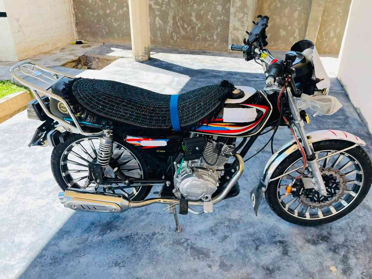 لسلام عليكم دراجه للبيع موديل 25 محرك 200 لسعر 800وبيه مجال شي قليل لعنوان ديالى حمرين ***********
