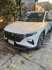 توسان 2024 ماشية 18 الف جديدة جدا فول قمارة حديد داخل ابيض مدوشم درجة ...