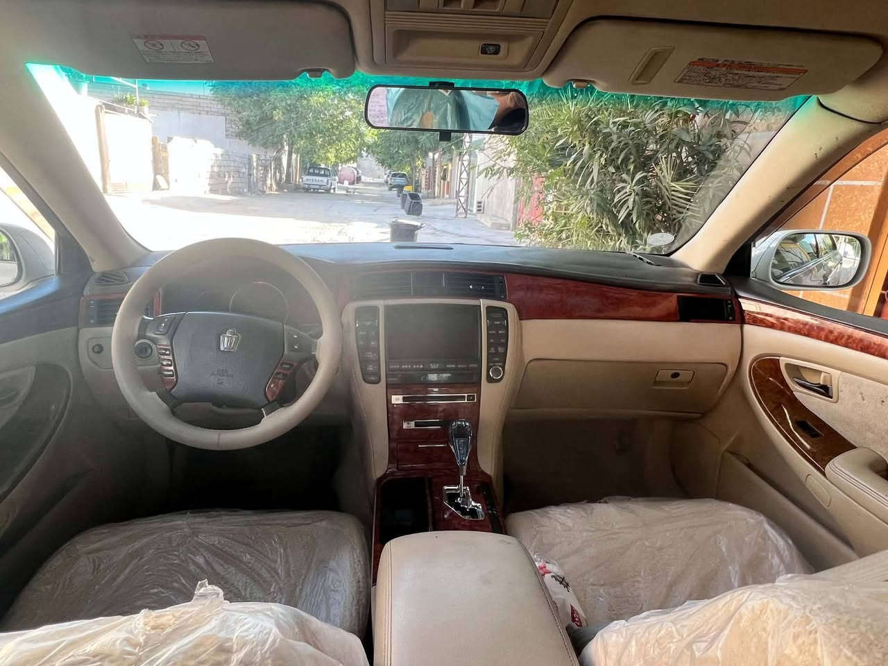 شاهینەی2006 کۆد کراو
بڕاوە بڕاوە
180بچوک بەگەورە
2دووگمەی ناوزەرد 
تەبرید ساردوگەرم لەسەرسویچ
بەشەرتی سەقف و حیزام 
شاسی کۆسرەو کەڤەرگۆڕاو بەشەرت
سەیارەکە بەصمە نیە و سویچە
سعری 48معمەلەیە برایانە 
تکایە مشتەری نیت ئیزعاجمان مەکە
شوێن قەزای ڕزگاری

***********
