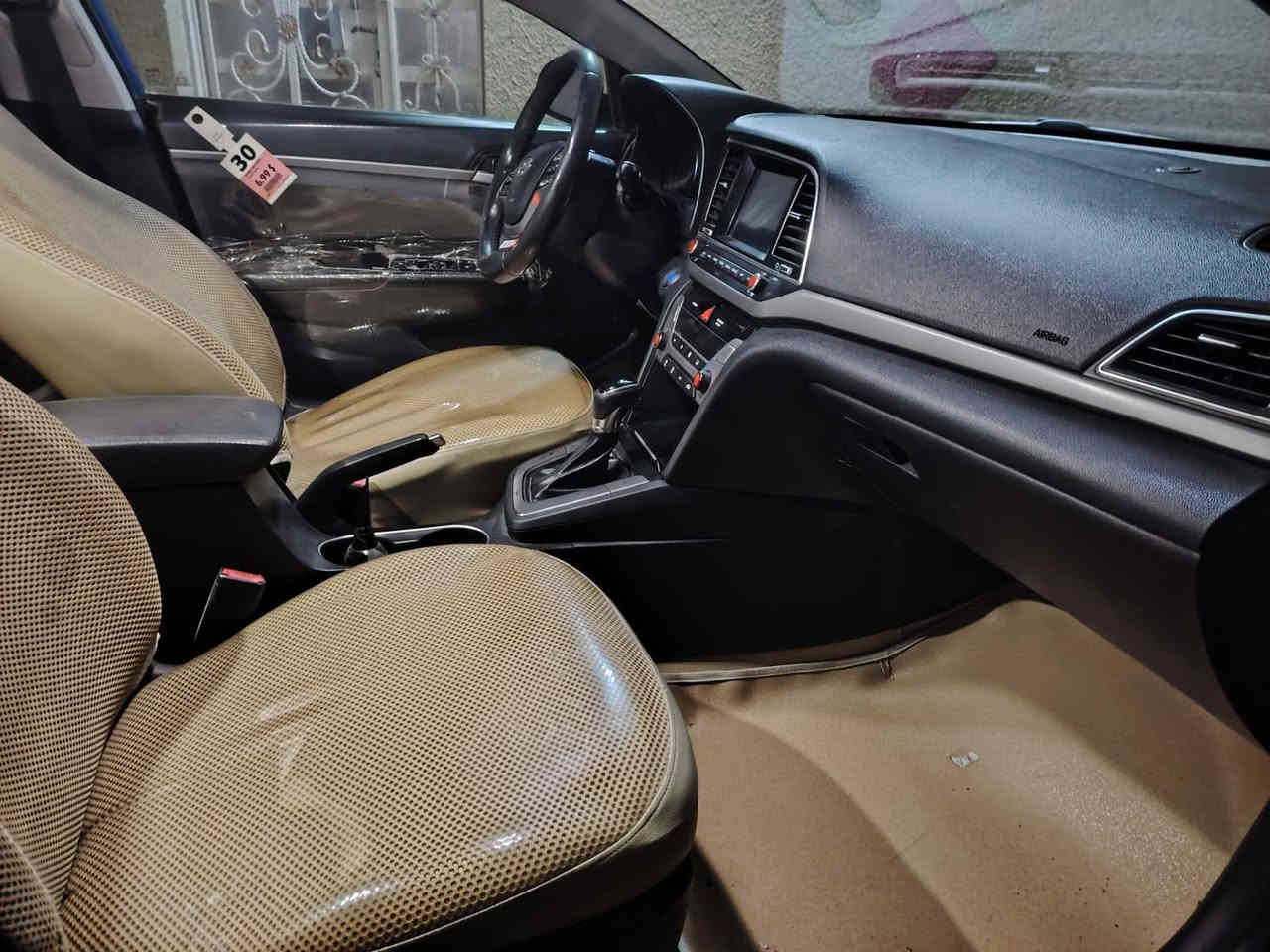 سلام عليكم النترا للبيع موديل 2018 سياره فول للاخير السيارة مال جناي بشرط الف ماتذب عليهها تبريد شغال تخم تاير حدادية كلها جاهزة السيارة باسمي تحويل مباشر السيارة جديدة بمعنى الكلمة أحله من الصور
السعر 137 وبيها مجال سياره بل كارتون كلها ليبل وأحد  ***********
