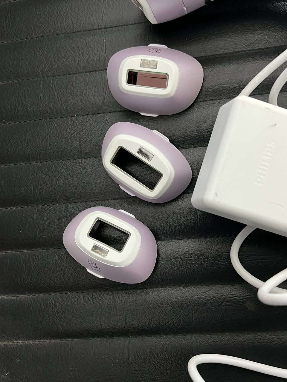 جهاز ليزر منزلي للبيع مواصفاتة
يعمل بتقنية الضوء النبضي المكثف (IPL) وهي تقنية مشابهة للمستخدمة في العيادات مكوناتة راس اساسي للمناطق الواسعة ورؤوس اضافية لمناطق الوجهًوالبكيني والابط بي شاشة تعرض مستوى الطاقة المناسب وعدد الومضات الباقية

مكاني بغداد رقم***********
