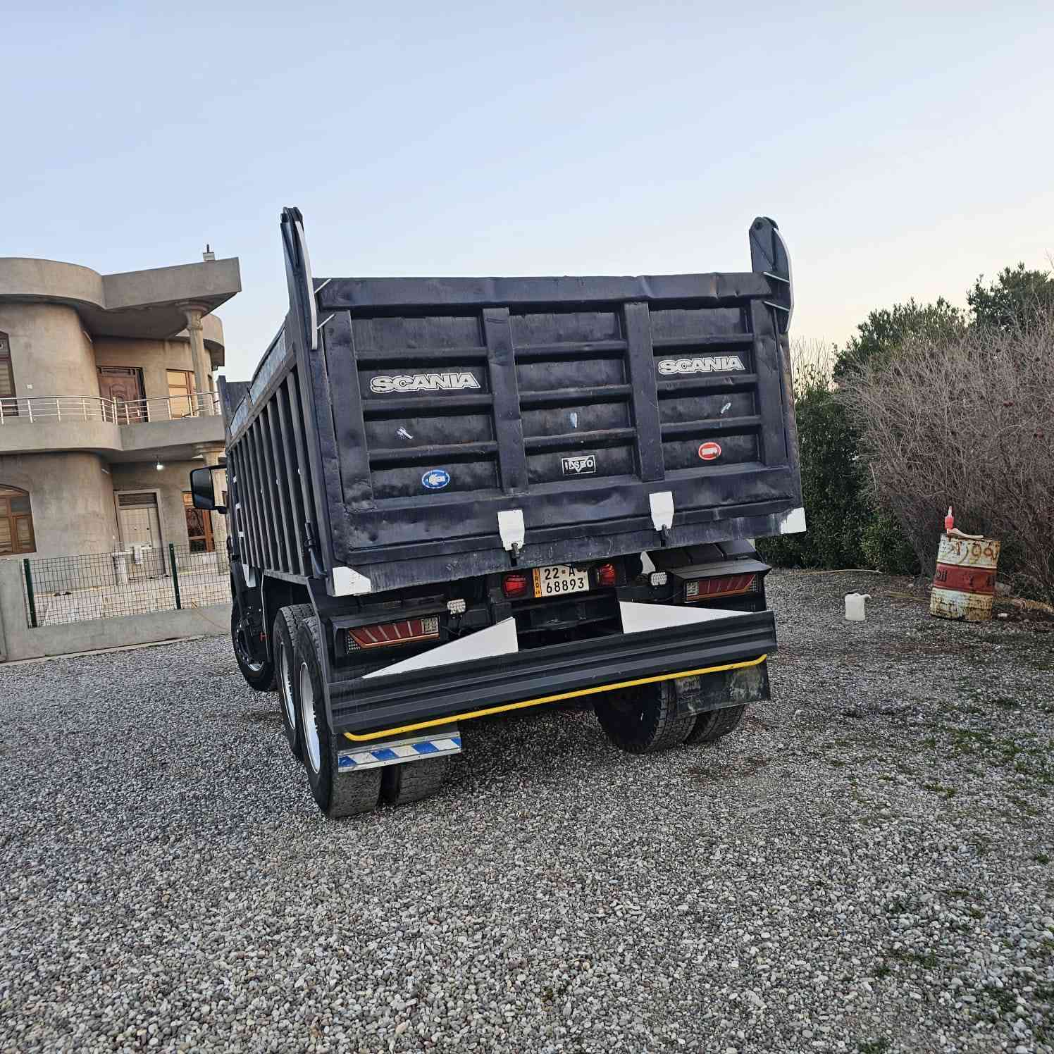 اسلام عليكم للبيع سكانيه سكس موديل 2004 رقم أربيل بأسمي سياره جديده وجاهزه تبريد تخم تاير جديده بمعنى الكلمه ستفسار ***********
