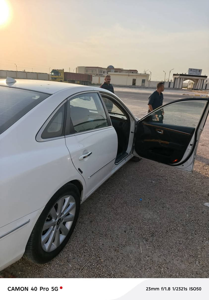 مواصفات ازيرا موديل 2009خليجي الون صدفي محرك 3300 6 سلندر برده كهرباء سلايد طكتين تبريد تدفئه شغاله تخم تاير جديد قبل شهرين شادة المحرك بي تبخير الشراي يريد وكاله او تحويل السعر 76 وبي مجال الداخل جلد لون اسود وشاشة وكامرة دواره سيدي قلاب كراسي الامي كهرباء منضومة بانزين جديدة من فيتبم ومجاول ونوزلات وبلكات
#مكان #الانبار هاتف ‏‪***********‬‏
