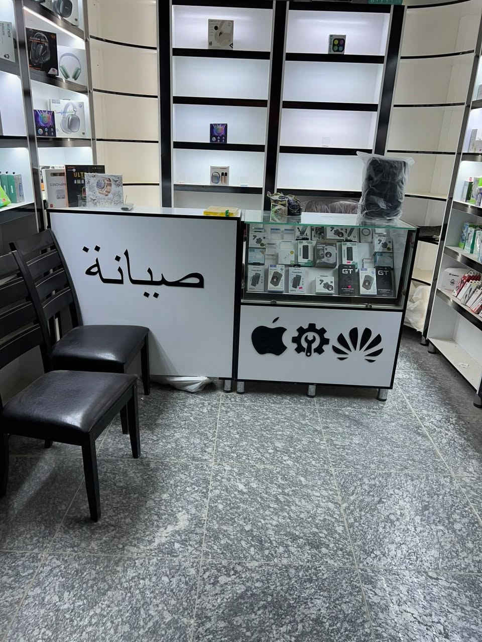 ديكور واكسسوارات للبيع مكان الزبير  ***********

