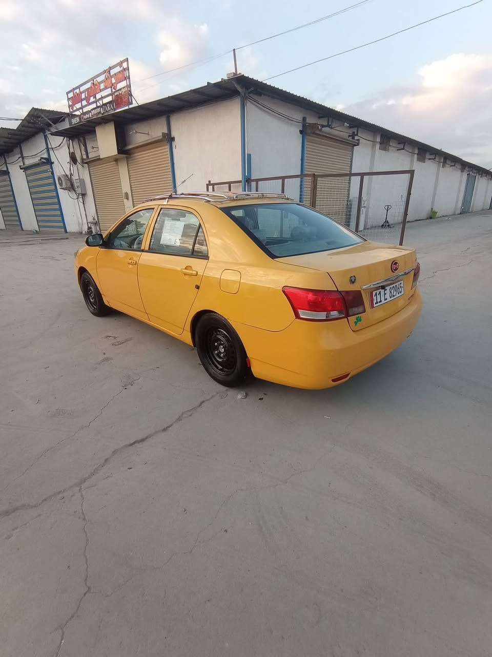 السلام عليكم للبيع بي واي دي 2013َ كير مكينه كورلا نحله سياره ترايهه يشك الكاع بصمه فتح تحكم ستيرن كشنات جلد منضومه زنون عالي ناصي رقم انكليزي بسمي سنويه لل ٢٨ مكفوله من الضربه السعر ٥٥ وبيهه مجال للستفسار الاتصال على الرقم ***********
