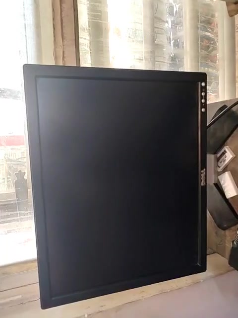 شاشة حاسبة دلل شغاله اريدها مراوس مع شاشة حاسبة اكبر اليحب يدخل خاص
شنو موديل شاشة Dell بالضبط وكم قياسها
شنو المنافذ الموجودة بيها: VGA لو DVI لو غيره، وناقصها سلك أو محوّل؟: 
VGA HD
وين موقعك بالعراق حتى المشتري يعرف منين يستلمها؟: 
بغداد السيدية 
شنو السعر النهائي وهل بيها مجال للمراوسة لو لا؟: 
مراوس 