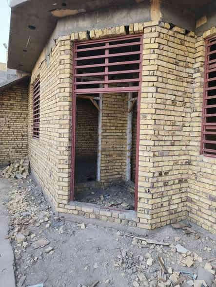 يالله السلام عليكم 
بيت  هيكل للبيع.  زراعي مشمول بالتطويب بيه وصل.  عنوان  منطقه الصخين جامعه ذي قار. شارع حسينية الغائب كافه الخدمات حتى شوارع مخططه كامله  .  
مساحته ٣٣٠م.   نوع البناء  طابوك  كونكريت. مسلح. بناء حديث. درجه اولى. 
 تفاصيل البيت. غرفتين صاله استقبال  مطبخ حار وبارد  صحيات. داخليه وخارجيه. طارمه  حديثه درج خارجي وداخلي 
 السعر ١٣٥ قابل للتفاوض الاستفسار  الاتصال على رقم الهاتف ***********
