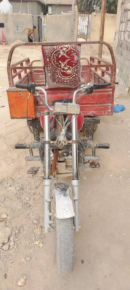 ستوته لي فان موديل 13 رقم ابيض ستوته ما عوزها شغل ومحتاج سعر 1500 وبيها مجال *********** واتساب
