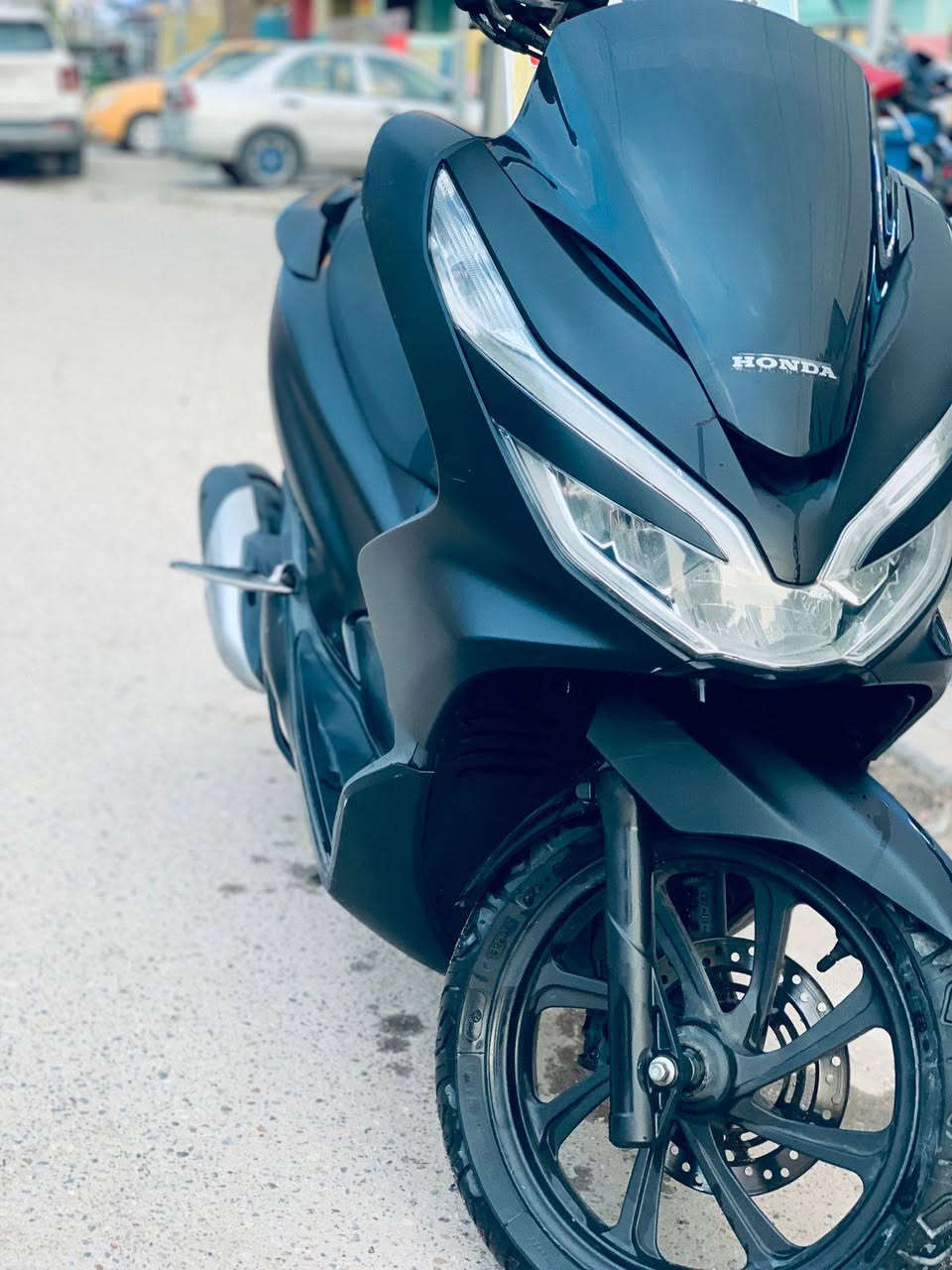 سلام عليكم دراجة pcx جيل ثالث قبل اسبوع نازلة من الرمبة مكاتبة موجودة دراجة مكفولة كفالة عامه دجي تفحص جيب الف فيتر  سبب البيع احتاجيت فلوس سعرها ١٦ مكاني بغداد لاعظمية لتواصل بي واتساب *********** الخاص وتعليقات مارد
