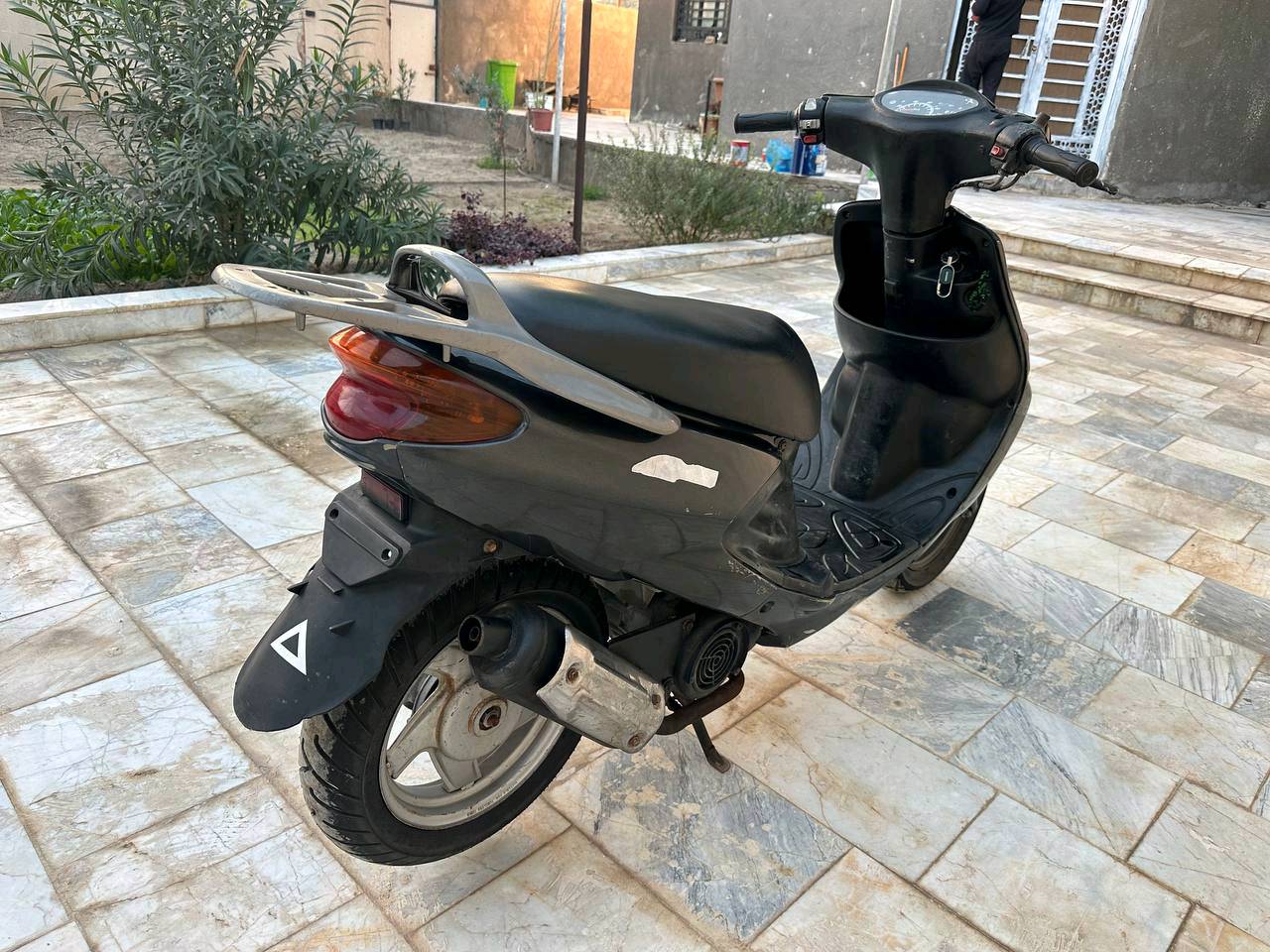 السلام عليكم 
دراجة اكزز ياماها سرعه 100 للبيع axis Yamaha 
الدراجه مكينه ناعمه فوول 
الكفرات نظاف وكاملات
تشتغل سلف هندر اول نگره تشتغل 
كهربائيات   اشاير لايت اصطاب عداد سرعه  وبانزين كلهن شغالات 
صالنصة (اكزوز) اصلي 
تايرات اصليات ونضاف الخلفي توني مبدلة 
قفل صندوك قفل ستيرن قفل اكسل كلهن شغالات  المكينه مفتوحه قبل فتره وشغل مضبوط 
الدراجة كلش نظيفة  معدل و نهضة بطناش  
الدراجة شرط كاملة من الطول للطول 
مكاني بصرة بالجنينة بشارع المصلحه 
رايدها 650 الف
 تجي تفحص تروح المصلح شنو تريد حاظر 

هذا الرقم بي واتساب وشريحة 

*********** 