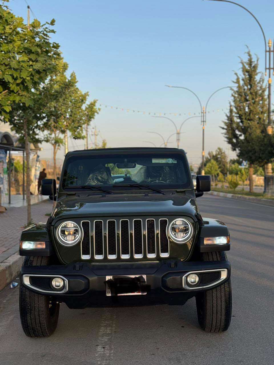 السلام عليكم
 رانكلر صحارى موديل ٢٠٢٣ 
فول مواصفات سقف بنوراما ماشيه ٢٧ الف
بدون ايرباك حادث بارد الجاملغ الخلفي
ومصبوغ فقط
رقم اربيل بأسمي دخول جديد رقم جديد سنويه وهزه جديده. السياره ع وضع الشركه كولش نضيفه
السعر 317$
*********** حلة, بابل
