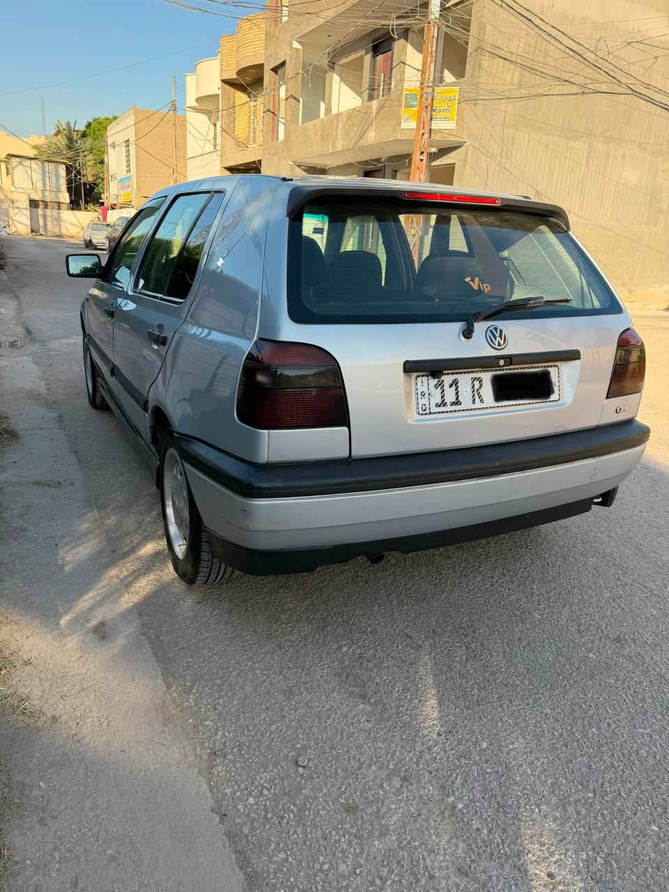 السلام عليكم كولف vw3موديل 1994 مصبوغه للجماليه جاهزه من جميع النواحي كل نقص مابيهه مثل متشوفهه السعر 55 $ فوك ال60 صايره الله شاهد 
العنوان بغداد الدوره *********** @

