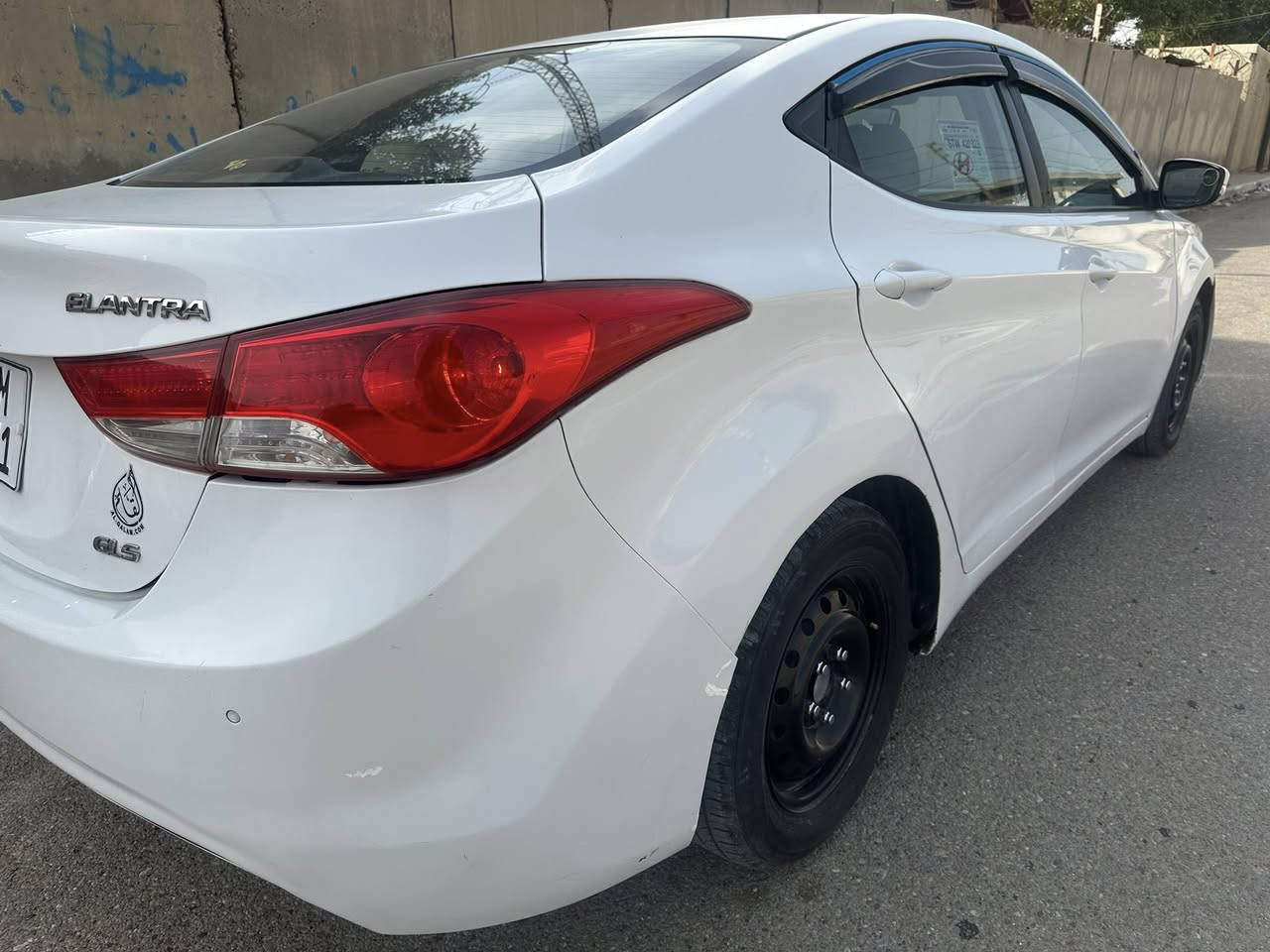 السلام عليكم ورحمة الله وبركاته 
النترا 12 خليجي محرك 1800 
رقم بغداد سعرها  108 مجال حك جيه قليل
موصفات 
فتحة سقف
تحكمات اربع جهات 
شاشة كامره دواره 
السياره تخم تاير صدر باتري جديد 
مابيها ملاحظات ولا بارد هواي 
مكاني بغداد المحمودية 
بيها صبغ جاملغ خلفي وباب عكس السايق 

***********
