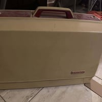 وبركاته ماكنة خياطة براذر نظيفة جدا ما بيها اي مشكلة استخدام قليل كلش ...