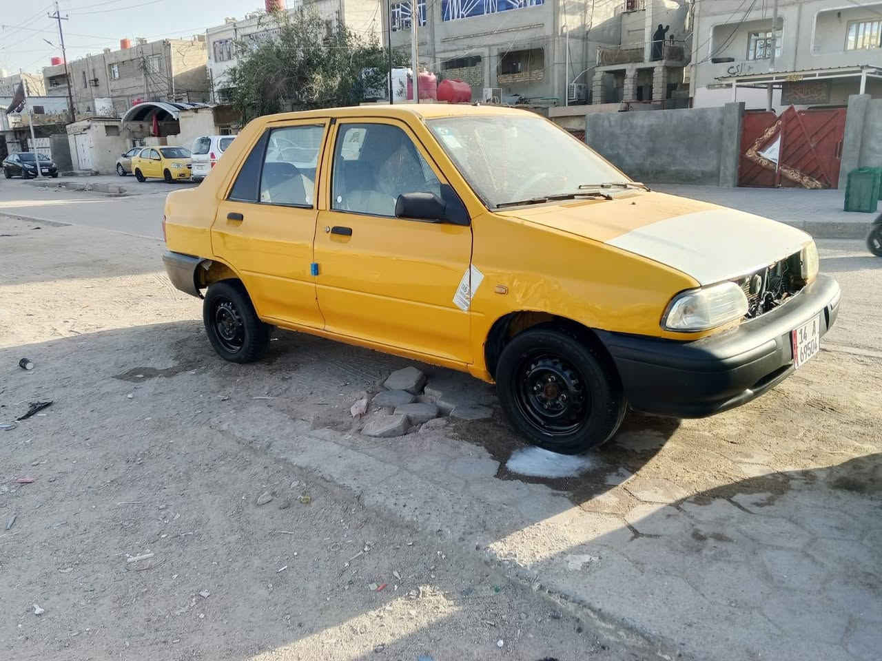 سلام عليكم سياره سايبه للبيع ٢٠١٨ كير ومكينه جدد 
تخم تاير جديد حداديه جديده تبريد شغال  مكفوله ما عده جاملغ بي ضربه خفيفه انا مكلف بنشر هاذا رقم ابو السياره *********** البصرة, العراق
