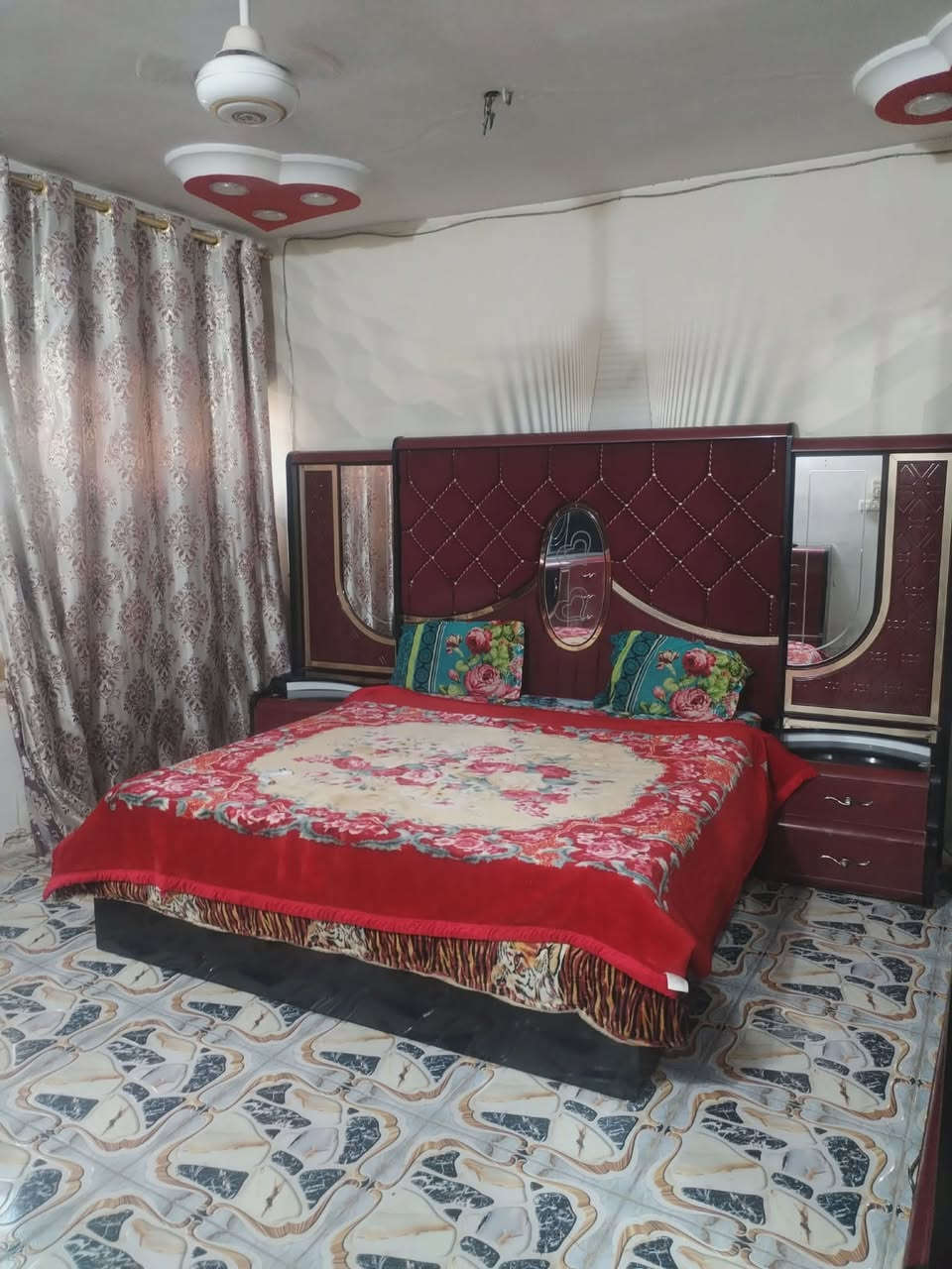 للبيع غرفه تكمه ماليزي نضيفه كلش
سعر مناسب
***********
