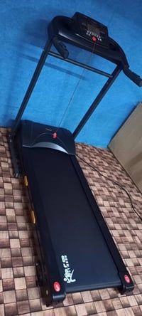 مشاية كهربائية • لم تستخدم • شاشة LCD