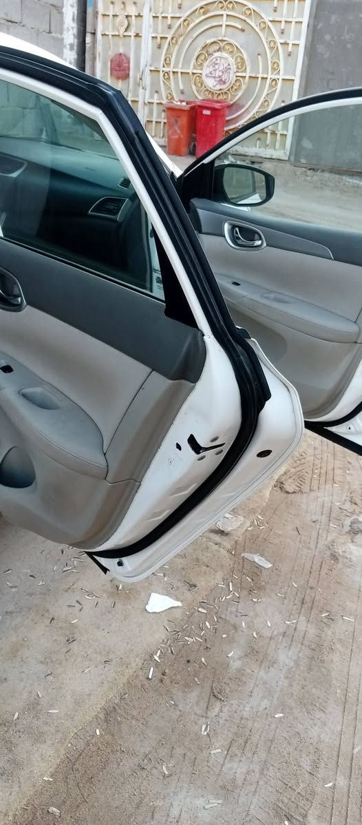 السلام عليكم نسيان سنترا مديل 2019 وارد خليجي ضربة بجم  تبديل بدنه صفحت اليمنى دواخل رصاصي تبريد عاطل  حداديه 90بلميه  باسمي تحويل ملكيه رقم دولي هزه جديده السعر95وبيها مجال البصره ابو الخصيب  العوجه ***********
