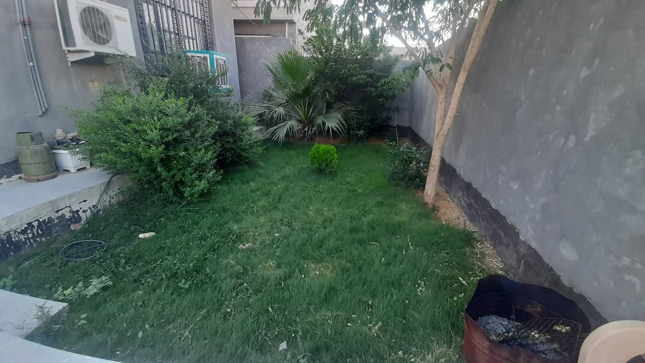 بيت حديث 300 م طابو زراعي سند25 تحويل مباشر حله بكرلي قرب محطة الجديده شارع الغسل يبعدعن شارع العام 75 متر فقط السعر 150 وبي مجال ويرهم مرواس بيت مع فرق او قطعه وفرق اتصال عالرقم *********** بيت حديث ومزتب فول
