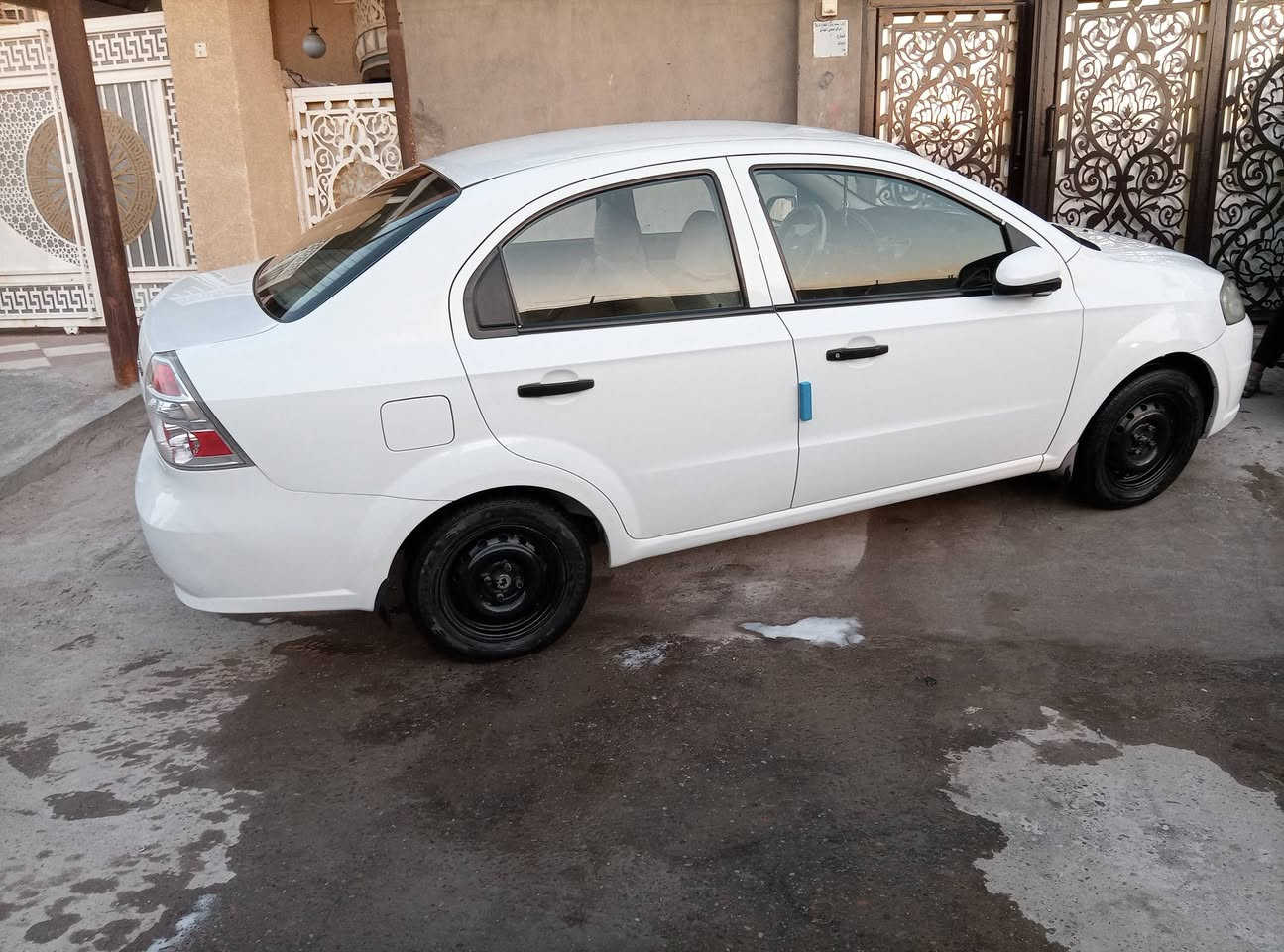 افيو موديل 15  مكينه مسكر 1600 
السياره نظافه خير من تبريد تدفه كله شغال 
كير اوتماتيك  داخل بيجي السياره خليجيه 
رقم بابل لوحات انكليزي السياره بسمي ثاني يوم اداورلك 
سوناره مرفق بالصور
مكاني بابل قرب جسر نادر الشراي يتصل ***********
