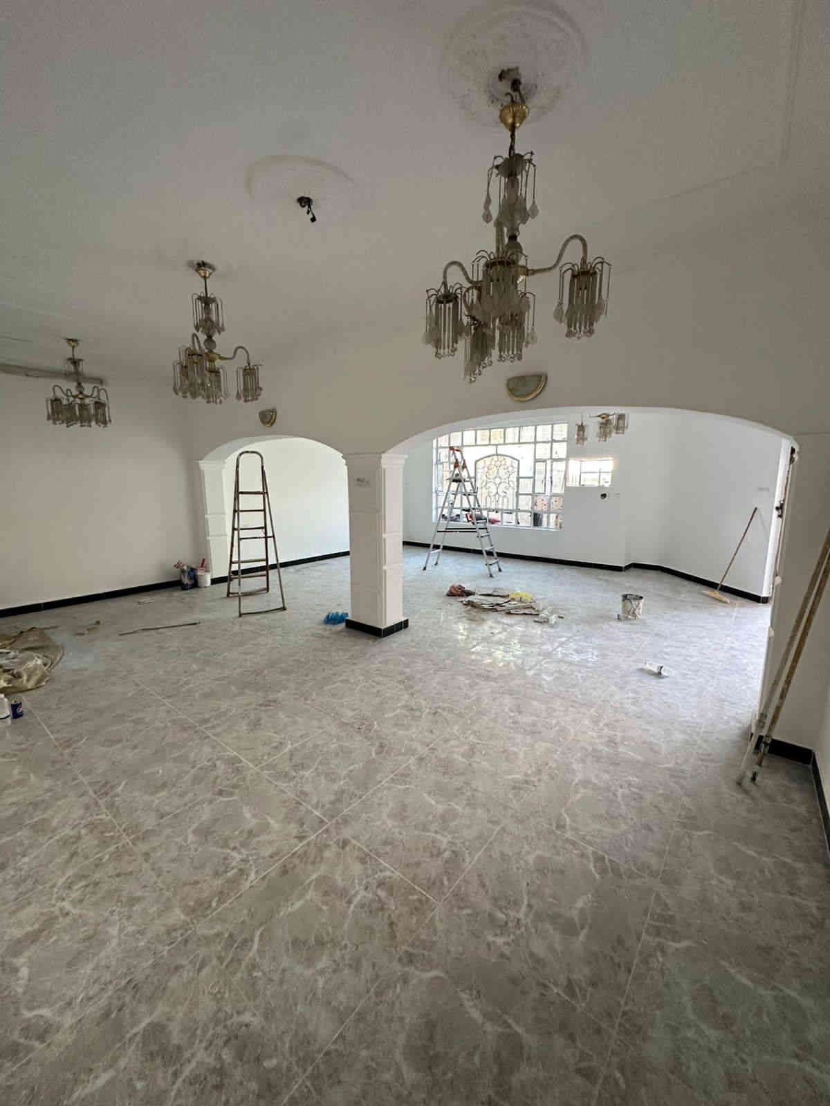 للأيجار بيت مساحه 300 متر في #السيديه  ✅
يحتوي على 5 نوم وصاله ومطبخ وخدمات وهول حولي وحديقه 
وكراج ✅❗️

*يسلم الدار خلي من النواقص جاهز من الصبغ الكامل *

الأيجار مليون ونص 🔶

الموقع السيديه شارع الخيزران 📍

_______________________________________

للأستفسار اكثر تفضلو بزياره مكتب الطائي للعقار 💎

السيديه شارع المركز عماره شركة السراب للمطابخ ✔️

او الأستفسار ع الارقام ادناه 📞↘️↘️ (متوفر واتساب )📌🔛
***********
