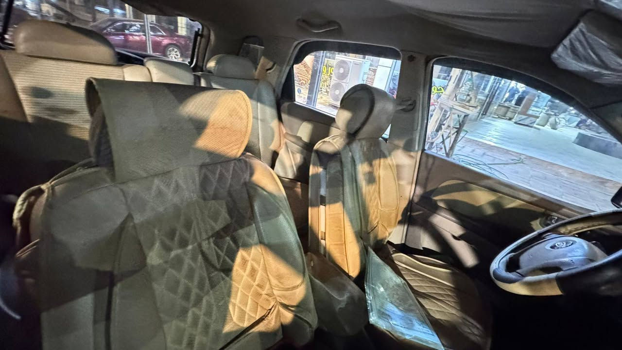 سبورتج ٢٠٠٧ وارد امريكي  رقم بغداد انكليزي بأسمي ماشيه ١٠٥ ميل محرك ٦ سلندر تبريد حداديه تخم تايرات جاهزه الحمدلله *********** السعر ٩٣ورقه  وبيه مجال بسيط بيع او مراوس حسب القناعه..
