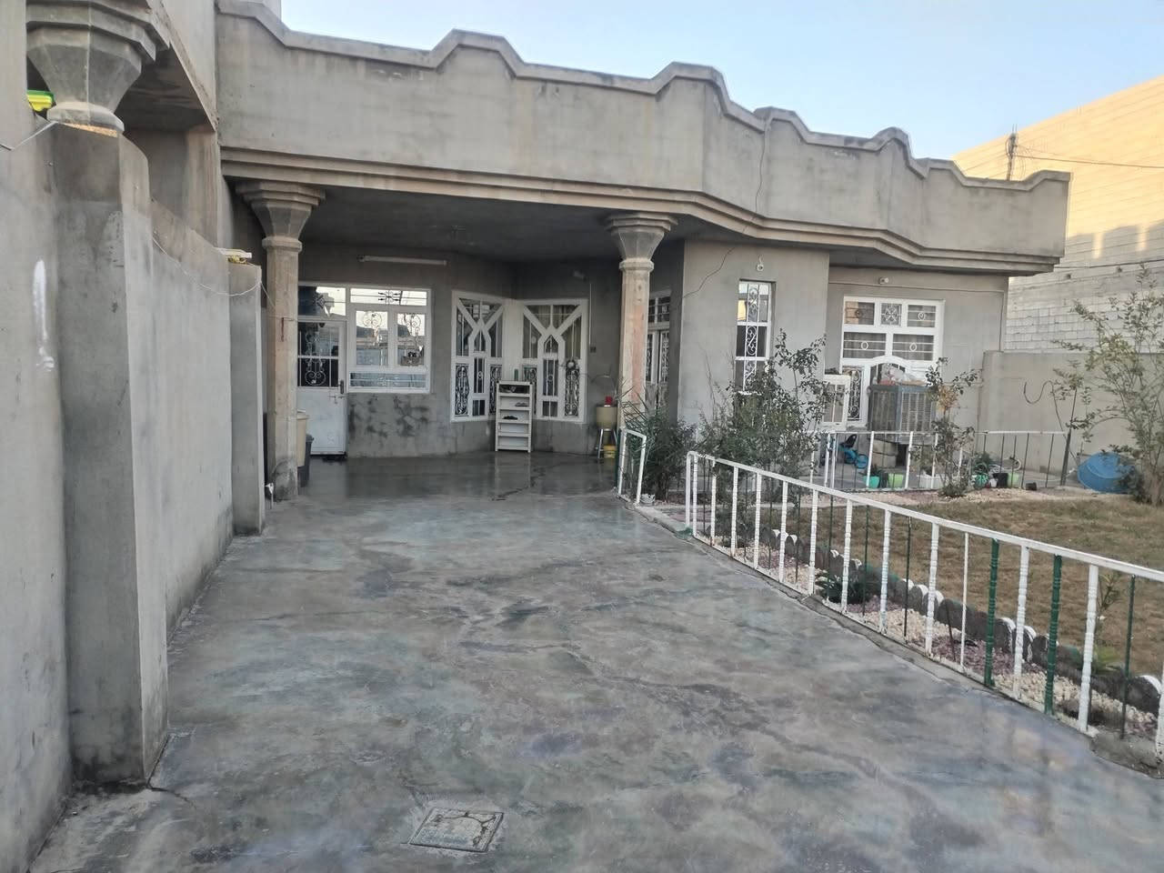 للبيع
بيت ٣٥٠ متر تقريبا
الموقع :الحويجه ملحق حي النداء
المواصفات :غرفتين نوم وهول وربعه وصحيات طابق ارضي وغرفة وبيتونه طابق ثاني
مرقم بلديه ماشي للتطويب
قريب على سايدين النداء بالقرب من المستشفى الاهلي
تبليط وخدمات كامله

للاستفسار الاتصال على الرقم التالي ***********
