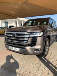 لاند كروز  VX.Rموديل 2023 مكفولة لون مميز  للاستفسار 07802012788