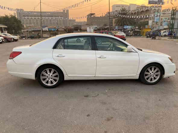 السلام عليكم شباب سياره افلون خليجي موديل 2008 بيه صبغ بل الجاملغ الخلفي جهة السياق والسياره فول موصفات خمس بصمات شاشه تحكم ستيرن مثبة سرعه ويل كب بلادي مكينه 6سلندر تبريد ثلج مكان السياره بغداد غير متواج ع الفيس 
الاتصال ***********
السعر115 او بيه مجال بسيط
