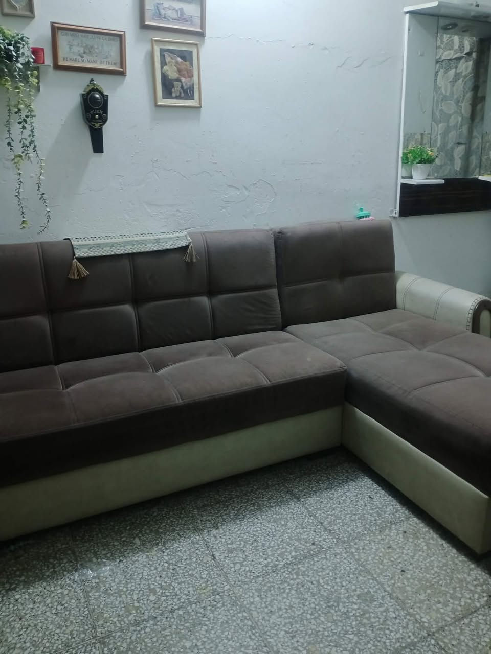 كورنر تركي ماركه بومبا سرير مخزن ٥مقاعد صغير السعر ٢٥٠ مكان بغداد جسر ديالى ***********
