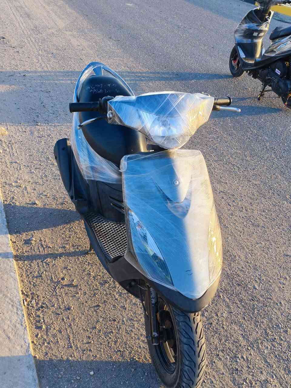 السلام عليكم.
🔺اعاده نشر للمره الثانيه بسبب الوعود الكاذبه🔺
دراجه ماكس عدله رمبه للبيع 
صارلهه 27 يوم من منزلهه 
السعر -واحد و100 -وبيهه مجال قليل للطيبين
مكاني بصره كرمه علي ابو صخير شارع الرايه
متواجد خاص واتسااب*********** 
الموشراي لايتعبني ويتعب روحه رجاءً
