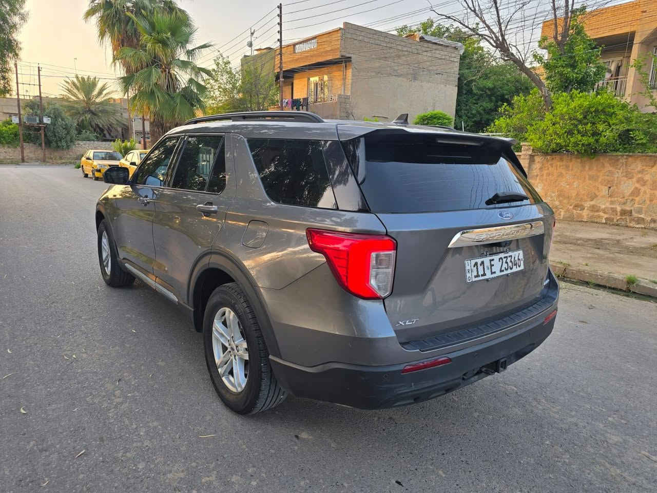 للبيع
سعر 186$
 فورد أكسبلور 2022 مواصفات XLT ماشية 70
وارد امريكي 
🚫تبديل بوند وصبغ جاملغ اليمين مرفوق رقم الشاصي  مع الصور 
محرك ٤ سلندر حجم 2.3 
كير اوتوماتيك شرط المحرك والكير 
رقم بغداد دولي  بأسمي سنوية  هزّة جديدة شرط التحويل 
مواصفات 
كشنات تدفئة وكهرب 7 راكب /
 3قطع تبريد مركزي❄️❄️
 تشغيل عن بعد .. بصمة تشغيل .. بصمة ابواب .. صندوك كهرباء .. رادار جانبي .. رادار خلفي .. توقف ذاتي .. شاشة جبيرة .. نظام خرائط .. نظام اندرويد
 لايت بك لايت ليد + زينون بلاد ..
سيارة جاهزه 
 موصل الايسر 
***********
***********
