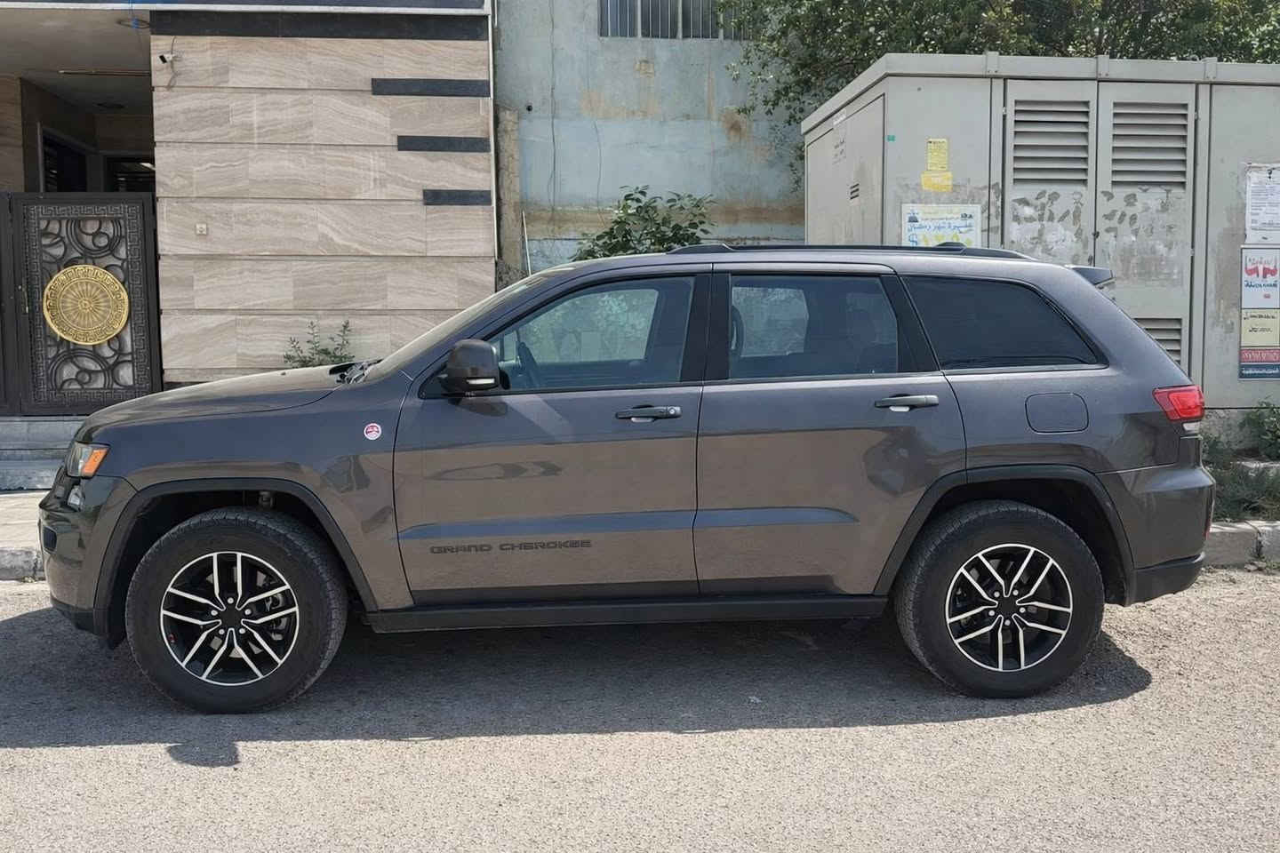 Jeep grand sheroke (trile hoke) 2021

جيب كراند شيروكي #فئة_ترايل_هوك_١/١

مرقم بغداد بأسمي 

الضرر موضح بالصور + السونار 

#كير_كهربائيات_مكينة كلها مكفولة ، اجت من امريكا ماشية 19 هسة ماشية 54 mi 

#المواصفات 

١_ كشن جلد + حضن 

٢_ تدفئة + تبريد بالكشنات

٣_ الكشن خزن Memorie

٤_ بصمة أبواب 

٥_ الصندوق كهرباء + شفط

٦_ جكات 

٧_  ٦ وضعيات قيادة + ماوس 

٨_ مري قلاب "شفط" 

٩_ رادارات جانبية 

١٠_ حساسات امامية وخلفية 

١١_ اوتو ستوب بريك "التوقف التلقائي"

١٢_ اوتو ستوب سستم "التوقف الذاتي أثناء الازدحام"

١٣_ تدفئة ستيرن 

١٤_ كشن السائق + الستيرن "كهرباء" 

١٥_ دبل كزوز خلفي 

١٦_ شفتات بالستيرن  + كير ٨ نمر

١٧_ فور ويل 4×4

١٨_ بانوراما 

١٩_ فول تحكمات ستيرن 

مكان السيارة بغداد "***********"
