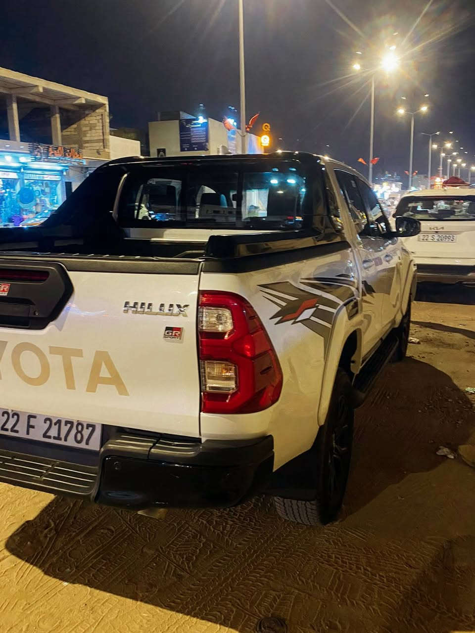 بيكب هايلوكس GR
رقم اربيل عندي بيه وكاله بأسمي
موديل 23
6 سلندر بنزين
ماشية 50 
السيارة كفاله عام فقط
بيه بارد قليل كلش بالباب مال بدي والمدكر الامامي هم كلش قليل
سعرها 395 ورقه وبيه مجال للشراي 

***********  مراسله وتساب

