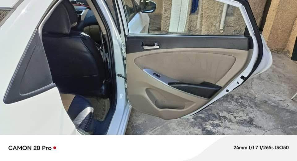 السلام عليكم للبيع  اكسنت موديل 16محرك 1600قطرتين فتحه سقف تحكم استيرن شاشه كبيره حداديه جديده امامي خلفي تخم تاير جديد رقم انكليزي بأسمي كاعيه امغلفه كشنات امغلفه كهربائيات كلهه شغاله ماشيه 150 الف فقط باب جاملغ صبغ جهه اليمين تبريد وتدفئه شغال كامره السعر المطلوب 108$ وبيهه مجال للطيبين مكان السياره بغداد الشعب  او الاتصال بالرقم *********** ابو يوسف الشمري
