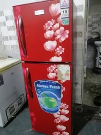 ثلاجه • حجم وسط • نضيفه