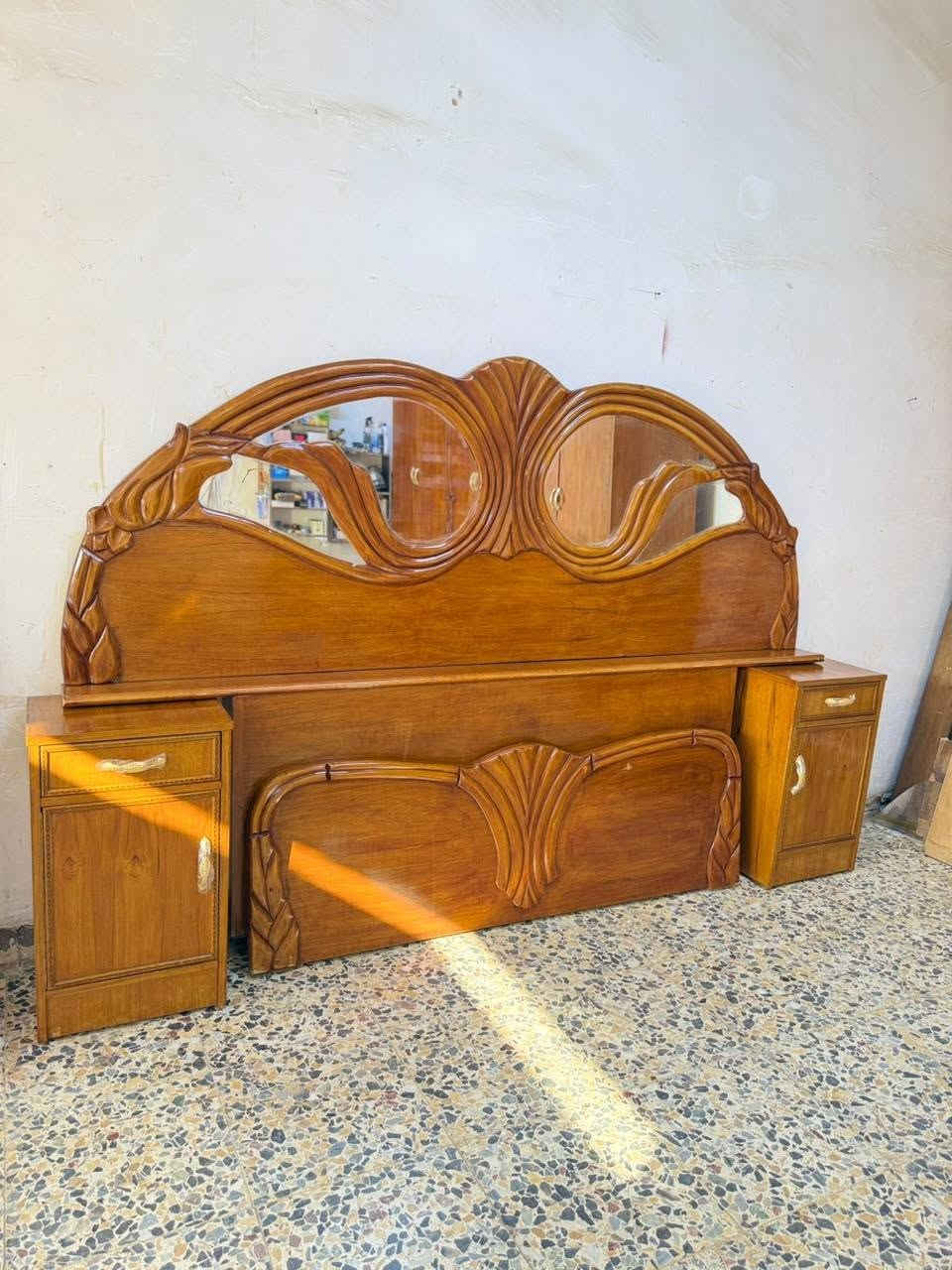 السلام عليكم 
غرفه صاج عࢪاقي مستخدام 
غرفه6/ابواب 📌
السعر 480
نضافه 80/💯 
معا نقل فقط داخل بغداد 
واتساب ***********
