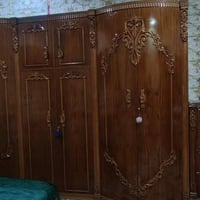 غرفه اخشاب • نضيفه • قفل